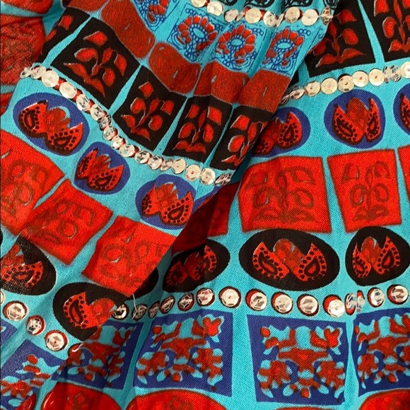 Cover up - Picture 3 of 5